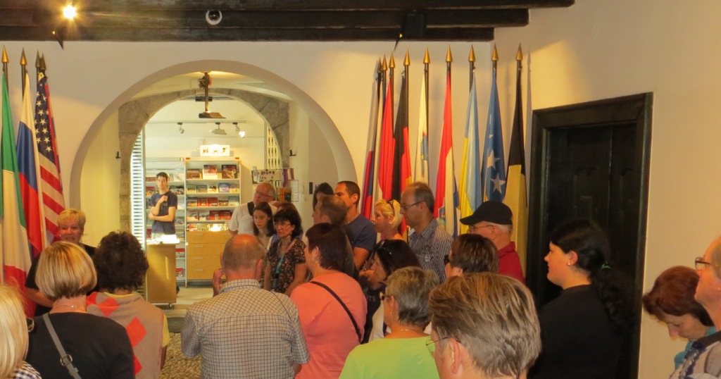 Beginn der Führung durch das Museum von Kobarit mit Inhalt der Erzählung über die Isonzofront